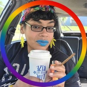 Meet your Posher, FreetobeMaggie🙃🤗